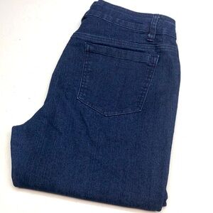 LIKE NEW NYGARD DARKWASH HI-RISE CROP JEANS 12/31x24 ⭐️